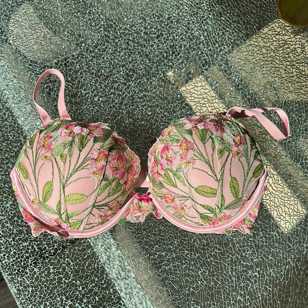 Victoria's Secret Pink and Green Floral Underwire Bra